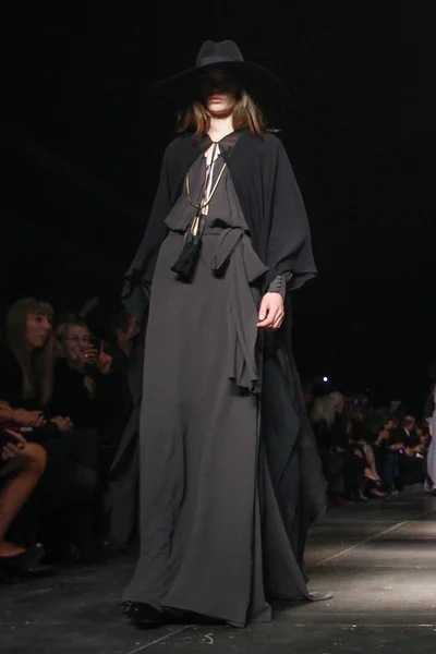 Look 60
